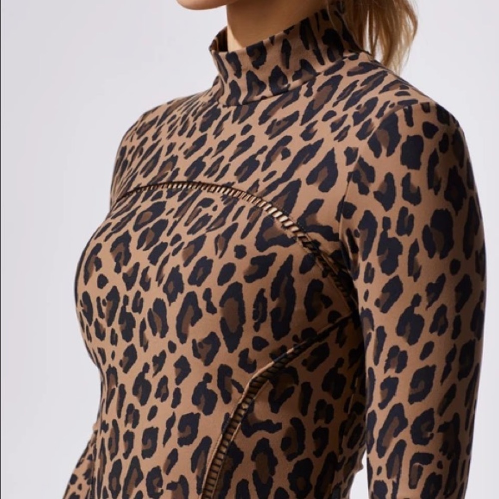 NWT Michi Primal Long Sleeve Leopard Crop Top Size Medium MSRP $158